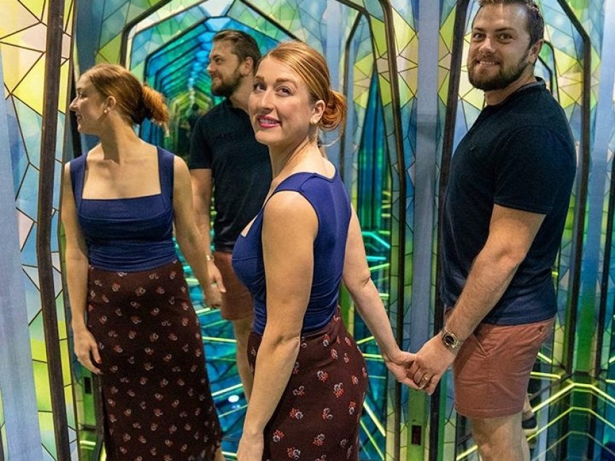 Ripley's Marvelous Mirror Maze