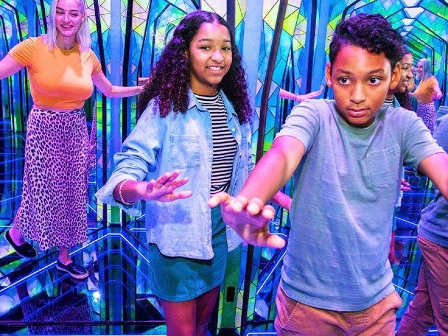 Ripley's Marvelous Mirror Maze