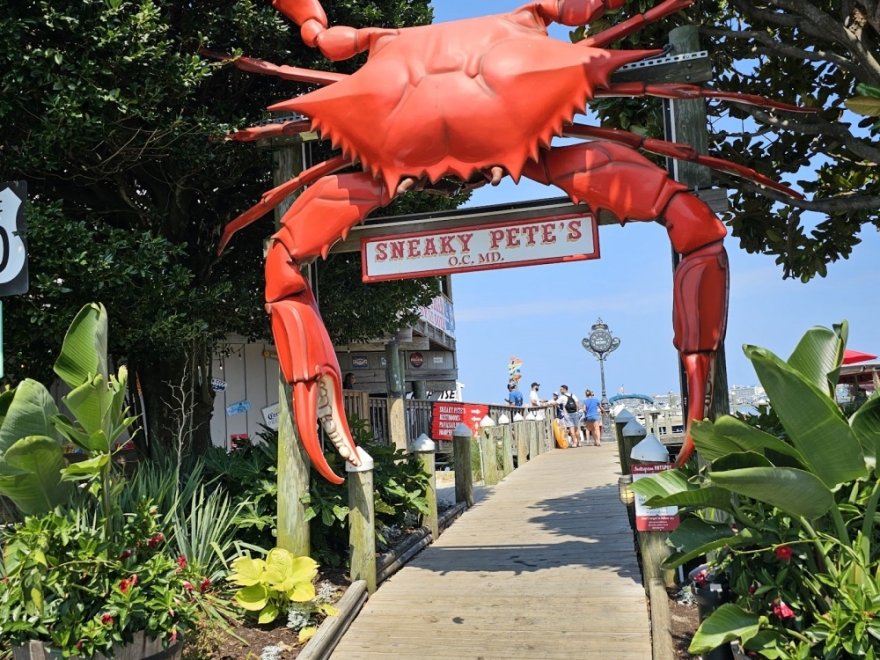 Hooper's Crab House & Sneaky Pete's