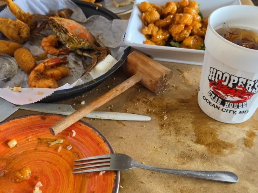 Hooper's Crab House & Sneaky Pete's