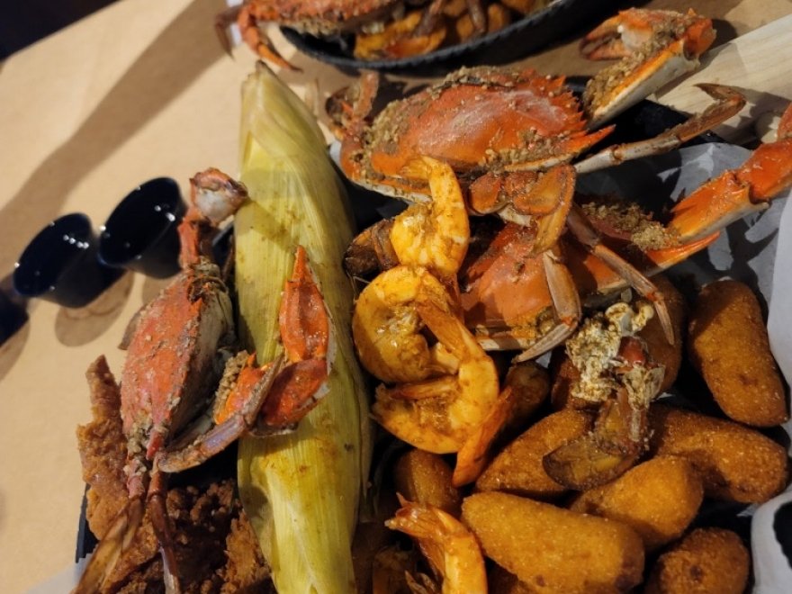 Hooper's Crab House & Sneaky Pete's