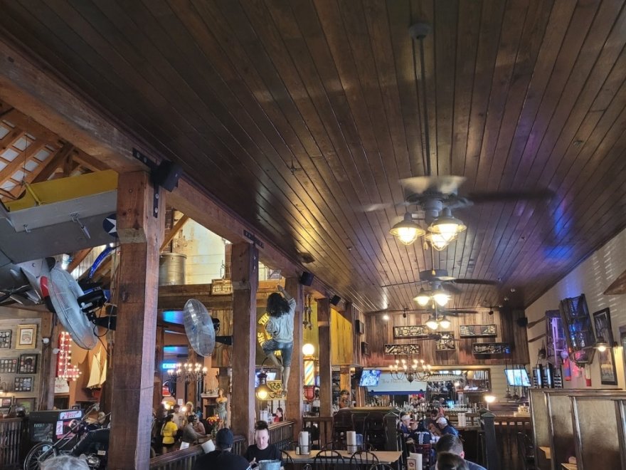 Hooper's Crab House & Sneaky Pete's