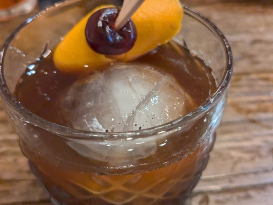 Pines Public House & Eatery