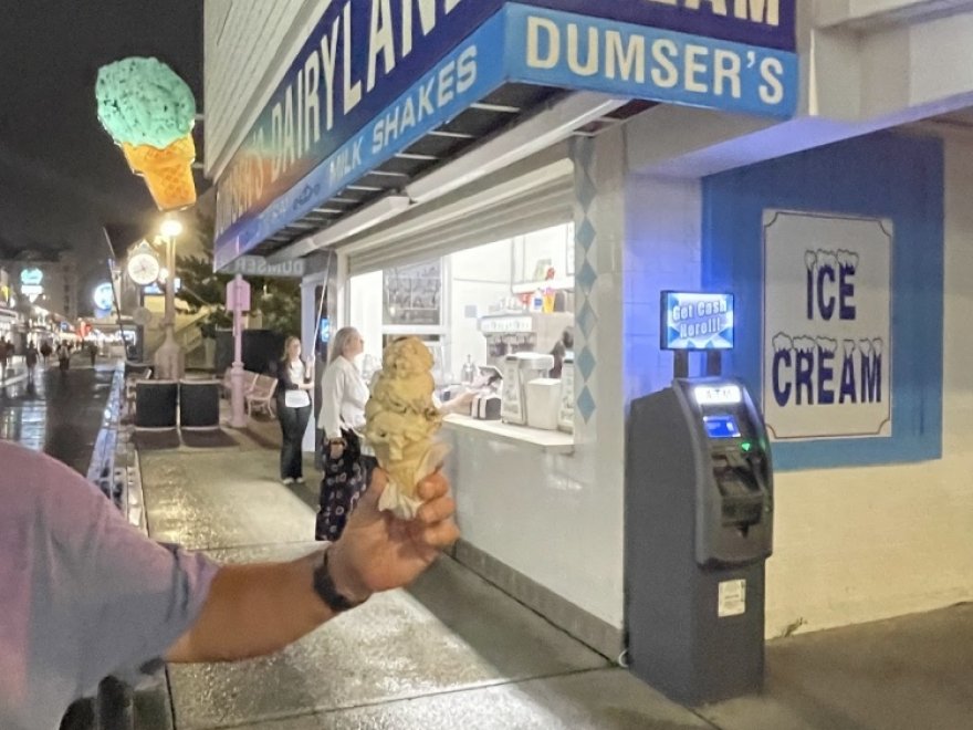 Dumsers Dairyland Factory