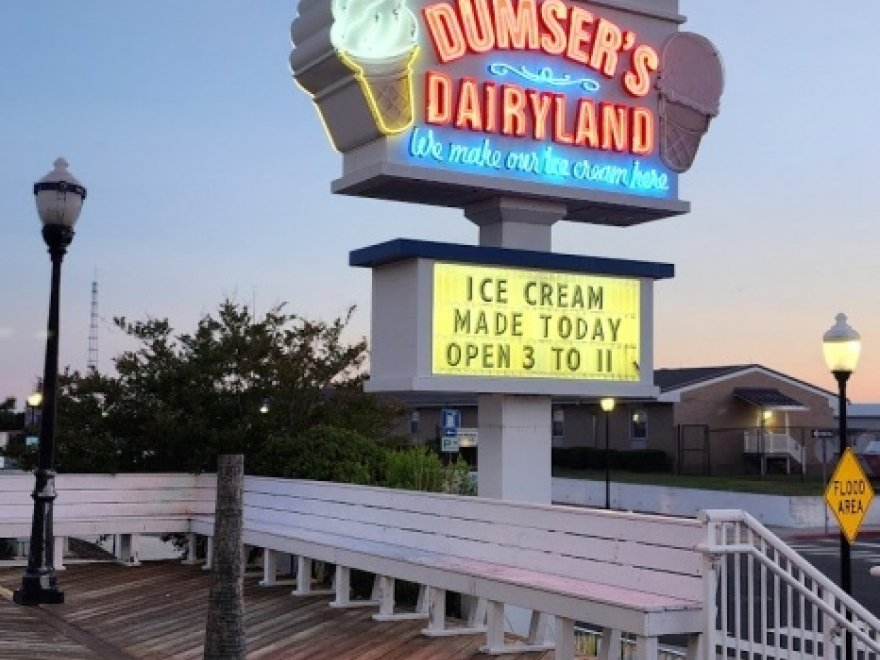 Dumsers Dairyland Factory