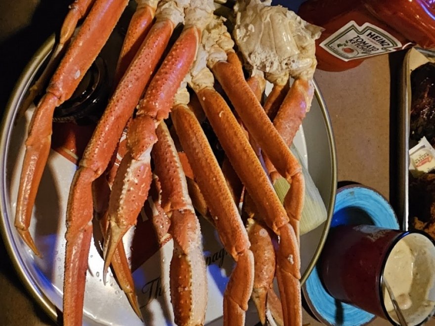 Hooper's Crab House & Sneaky Pete's