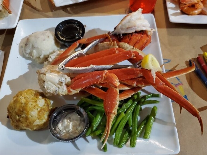 Hooper's Crab House & Sneaky Pete's