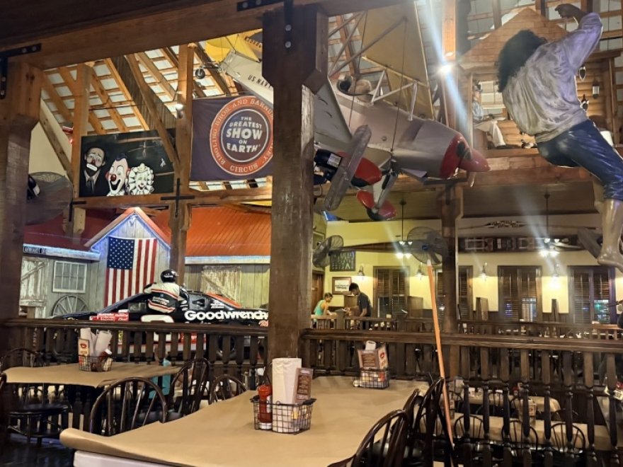 Hooper's Crab House & Sneaky Pete's
