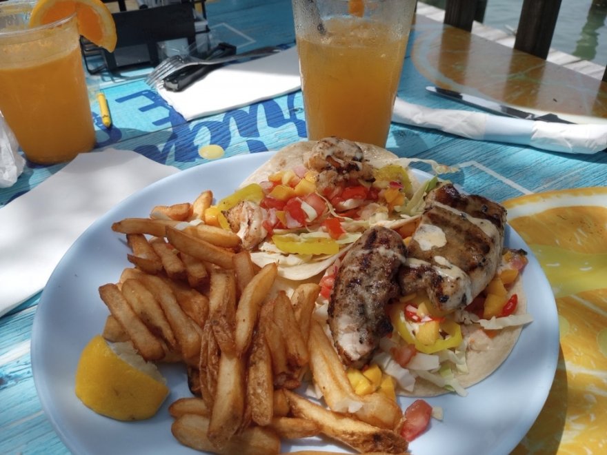Harborside Bar & Grill