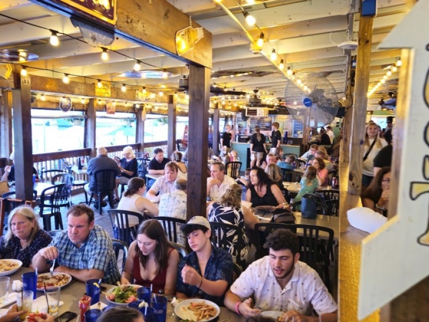 Harborside Bar & Grill