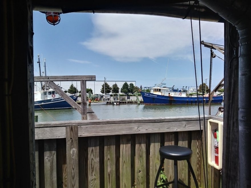 Harborside Bar & Grill