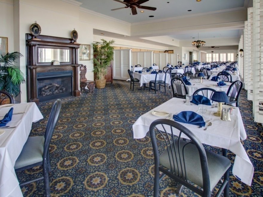 Dunes - Victorian Room Restaurant