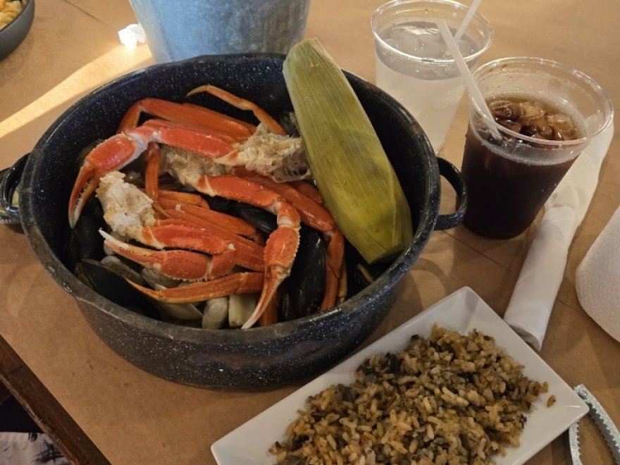 BLU Crabhouse & Raw Bar