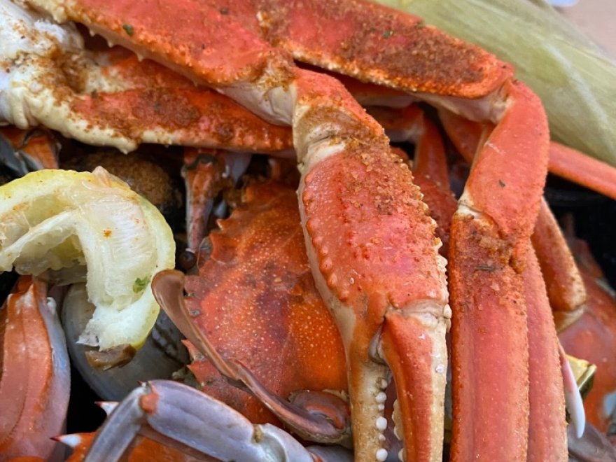 BLU Crabhouse & Raw Bar