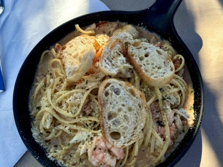 BLU Crabhouse & Raw Bar