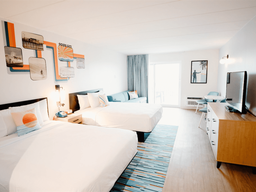 sea-loft-oceanfront-hotel-queen-room.png